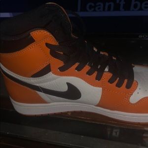 reverse Jordan 1 shattered backboard